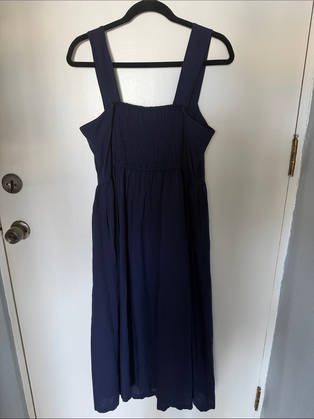 Uniqlo Navy Blue Linen Blend Shirring Sleeveless Midi Dress Medium VGUC - Picture 2 of 9